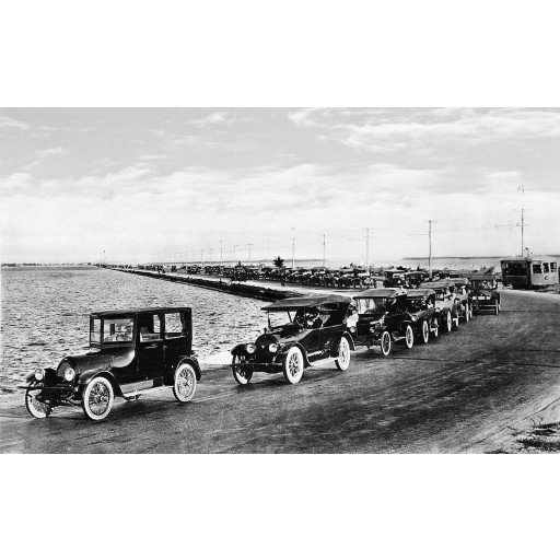 Traffic on the MacArthur Causeway, c1924