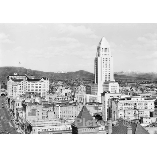Los Angeles, California, City Hall on the Los Angeles Skyline, c1935
