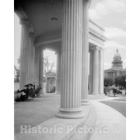 Denver, Colorado, In the Shade of the Colonnade, c1919